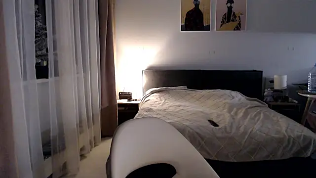 Snapshot of VivianCoke chatting on January 2026 06:43:02 PM VivianCoke online show from January 2026 06:43:02 PM