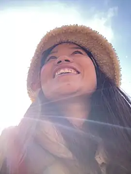 Ngoc-bbi online show from December 2025 07:45:02 AM