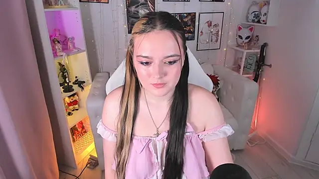 Snapshot of HeyMary chatting on September 2025 04:58:02 AM HeyMary online show from September 2025 04:58:02 AM