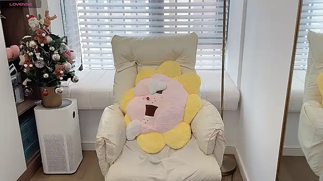 BlueBaby-77 online show from October 2025 04:21:02 AM