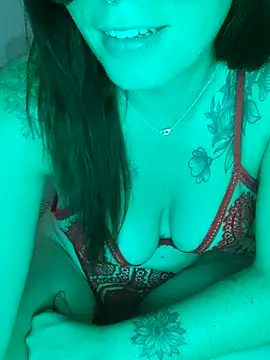 Snapshot of Sainte_bambi_ chatting on September 2025 06:52:02 PM Sainte bambi online show from September 2025 06:52:02 PM