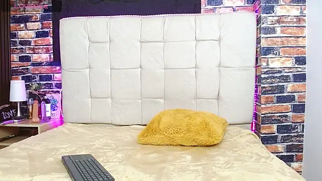 marilunabrown303av online show from October 2025 12:06:02 PM