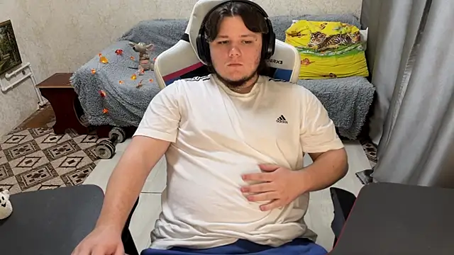 Snapshot of desiredude9 chatting on October 2025 06:52:02 PM desiredude9 online show from October 2025 06:52:02 PM