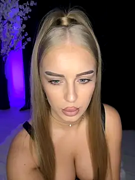 AubrieleRouj1 online show from September 2025 03:25:01 PM