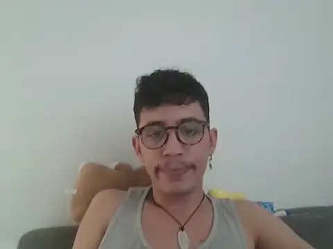 Snapshot of your_remi chatting on September 2025 10:28:01 AM your remi online show from September 2025 10:28:01 AM