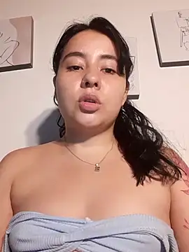 Snapshot of Yuli-27 chatting on October 2025 02:23:02 AM Yuli-27 online show from October 2025 02:23:02 AM