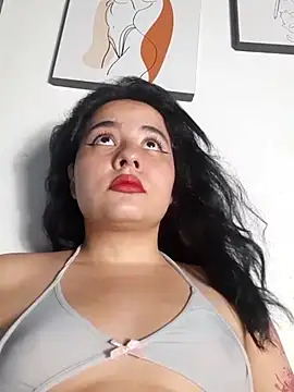 Snapshot of Yuli-27 chatting on November 2025 02:13:02 AM Yuli-27 online show from November 2025 02:13:02 AM