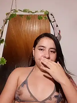 Snapshot of Yuli-27 chatting on November 2025 02:56:02 AM Yuli-27 online show from November 2025 02:56:02 AM