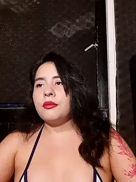 Snapshot of Yuli-27 chatting on November 2025 10:52:02 PM Yuli-27 online show from November 2025 10:52:02 PM