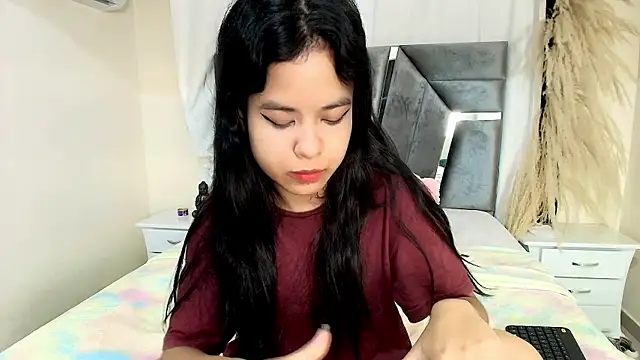 MiniLove 01 online show from April 2026 12:08:02 PM