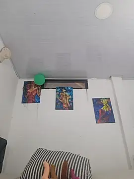 zoe stp latina online show from November 2025 07:05:02 PM