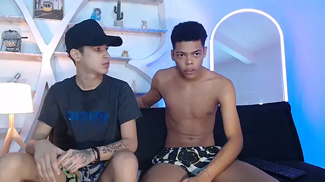 PRETTY FEM online show from September 2025 02:18:01 PM