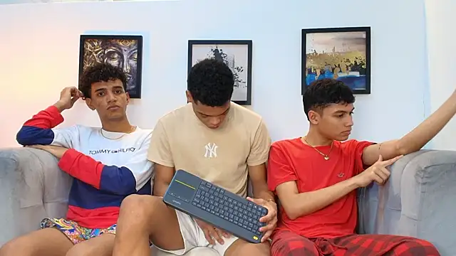 PRETTY FEM online show from March 2026 02:04:01 AM