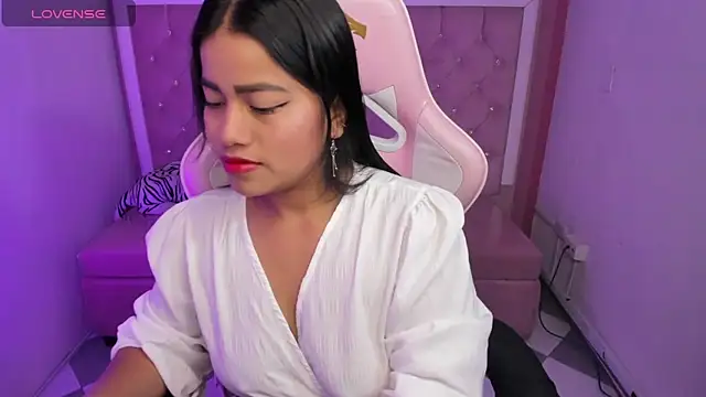 Snapshot of Victoria_b_ chatting on September 2025 12:37:02 PM Victoria b online show from September 2025 12:37:02 PM