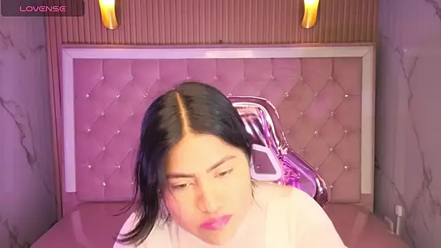 Snapshot of Victoria_b_ chatting on November 2025 07:57:02 PM Victoria b online show from November 2025 07:57:02 PM