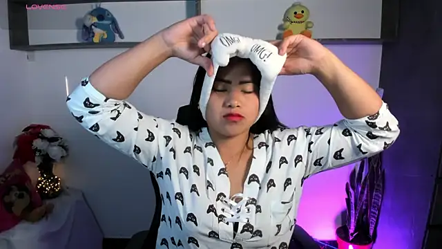 Snapshot of Victoria_b_ chatting on February 2026 10:24:02 PM Victoria b online show from February 2026 10:24:02 PM