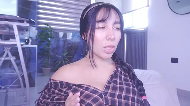 greciadom555 online show from May 2026 09:01:02 PM
