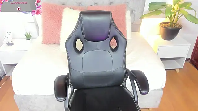 celeste contreras online show from October 2025 05:36:02 PM