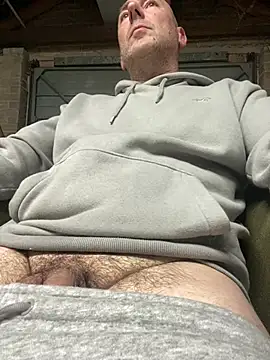 Richmcgee online show from May 2026 07:22:01 PM