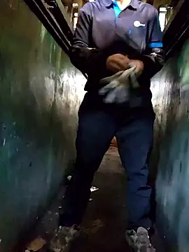 Snapshot of anggllaaa chatting on October 2025 01:29:01 AM anggllaaa online show from October 2025 01:29:01 AM