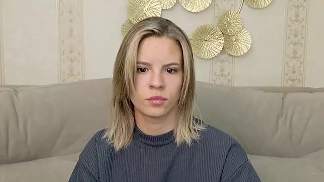 Snapshot of KiaraRolls chatting on September 2025 08:32:02 PM KiaraRolls online show from September 2025 08:32:02 PM