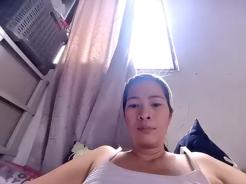 Snapshot of Fhukerat_13 chatting on June 2026 03:31:01 AM Fhukerat 13 online show from June 2026 03:31:01 AM