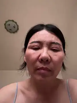 xiiuuff18 online show from September 2025 04:34:02 AM