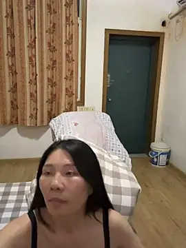 xiiuuff18 online show from October 2025 11:55:01 AM