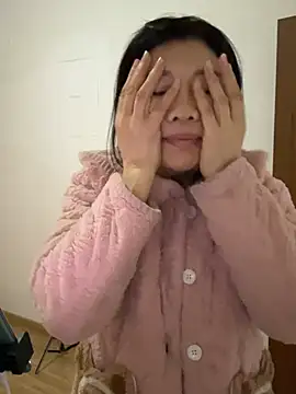 xiiuuff18 online show from February 2026 12:11:01 AM