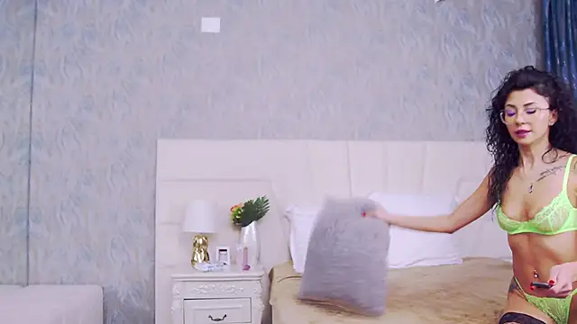 GraceRous online show from November 2025 06:15:01 AM