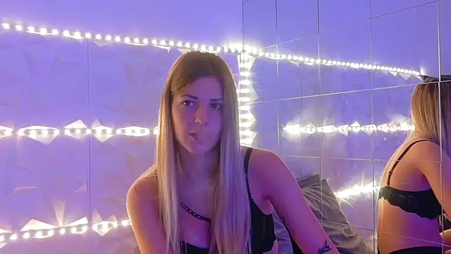 Aishha  online show from October 2025 05:14:01 AM