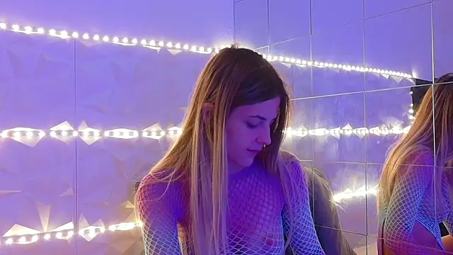 Aishha  online show from October 2025 05:16:02 AM