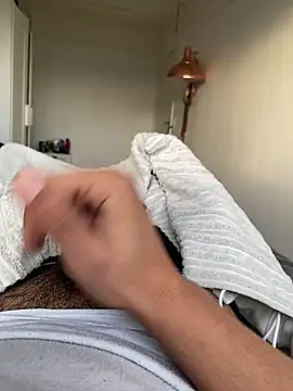 Snapshot of TrTrt999 chatting on November 2025 07:35:02 AM TrTrt999 online show from November 2025 07:35:02 AM