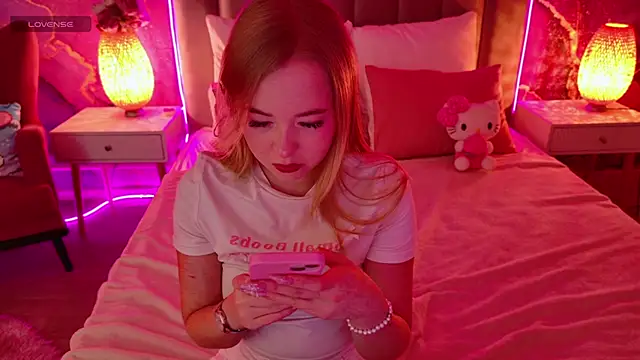 Snapshot of MellisaLanee chatting on September 2025 04:10:02 PM MellisaLanee online show from September 2025 04:10:02 PM