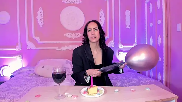 aitana johns online show from October 2025 12:16:01 PM