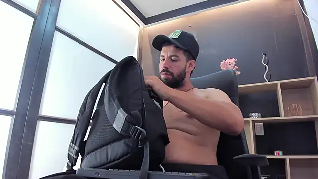 JhoanMontes online show from September 2025 07:46:02 PM