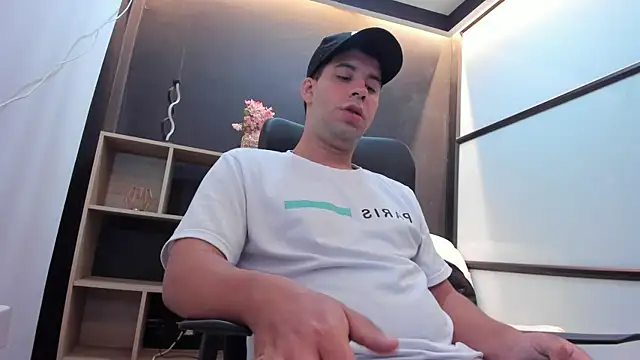 JhoanMontes online show from September 2025 07:37:02 PM