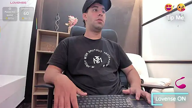 JhoanMontes online show from September 2025 07:38:01 PM