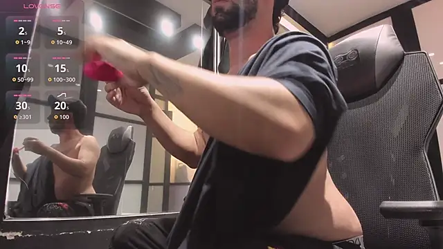 JhoanMontes online show from October 2025 08:20:02 PM