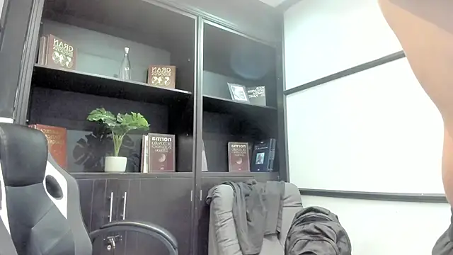 JhoanMontes online show from October 2025 07:38:02 PM