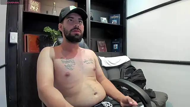 JhoanMontes online show from November 2025 07:27:01 PM