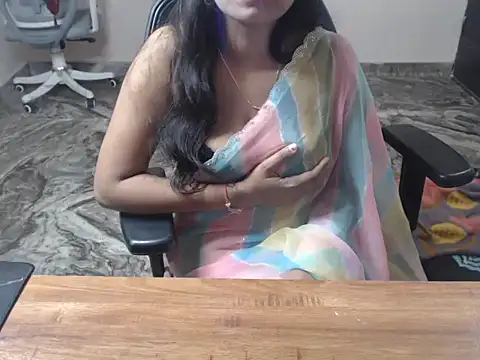  LoveBirds online show from March 2026 06:03:01 PM