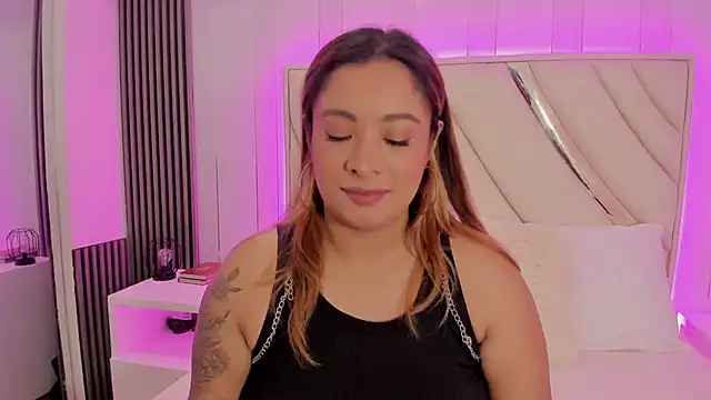 Snapshot of bellalumi chatting on September 2025 11:32:01 AM bellalumi online show from September 2025 11:32:01 AM