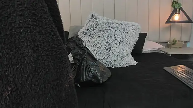 Snapshot of CandyGomez chatting on September 2025 04:51:02 AM CandyGomez online show from September 2025 04:51:02 AM