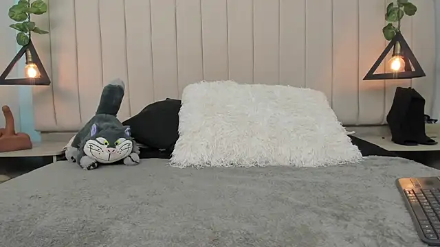 Snapshot of CandyGomez chatting on October 2025 05:17:02 AM CandyGomez online show from October 2025 05:17:02 AM