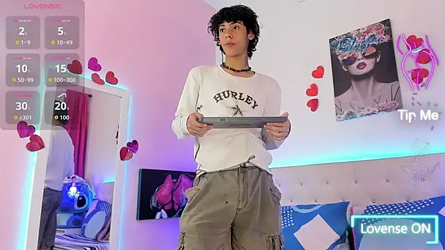 Snapshot of Thedoll_ethan7 chatting on October 2025 05:35:02 PM Thedoll ethan7 online show from October 2025 05:35:02 PM