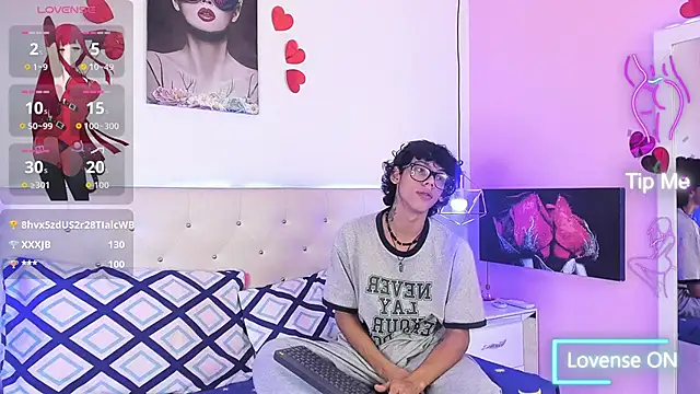 Snapshot of Thedoll_ethan7 chatting on October 2025 07:56:02 PM Thedoll ethan7 online show from October 2025 07:56:02 PM