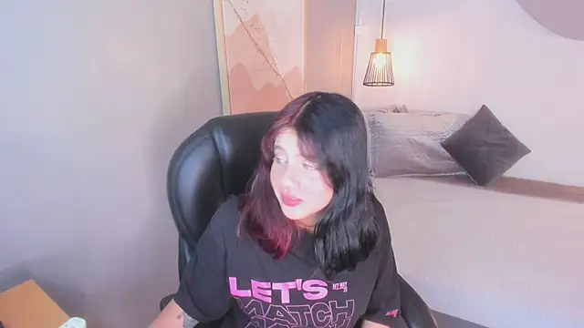 Julieth brown  online show from November 2025 08:07:01 PM