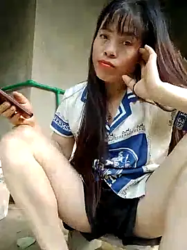 Snapshot of Maymay0033 chatting on April 2026 01:04:01 AM Maymay0033 online show from April 2026 01:04:01 AM