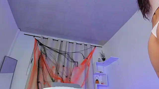 Snapshot of Selenafox_0 chatting on October 2025 02:00:02 AM Selenafox 0 online show from October 2025 02:00:02 AM